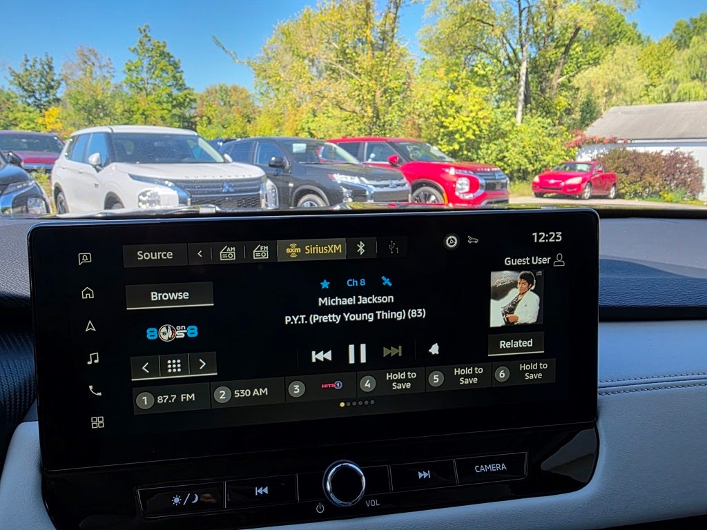 2025 Mitsubishi Outlander SE