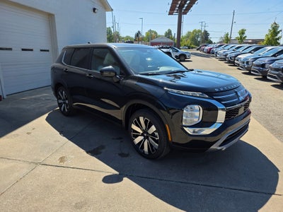 2025 Mitsubishi Outlander SE