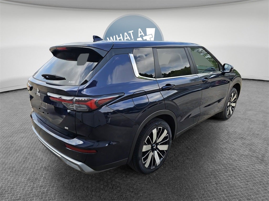 2025 Mitsubishi Outlander SE
