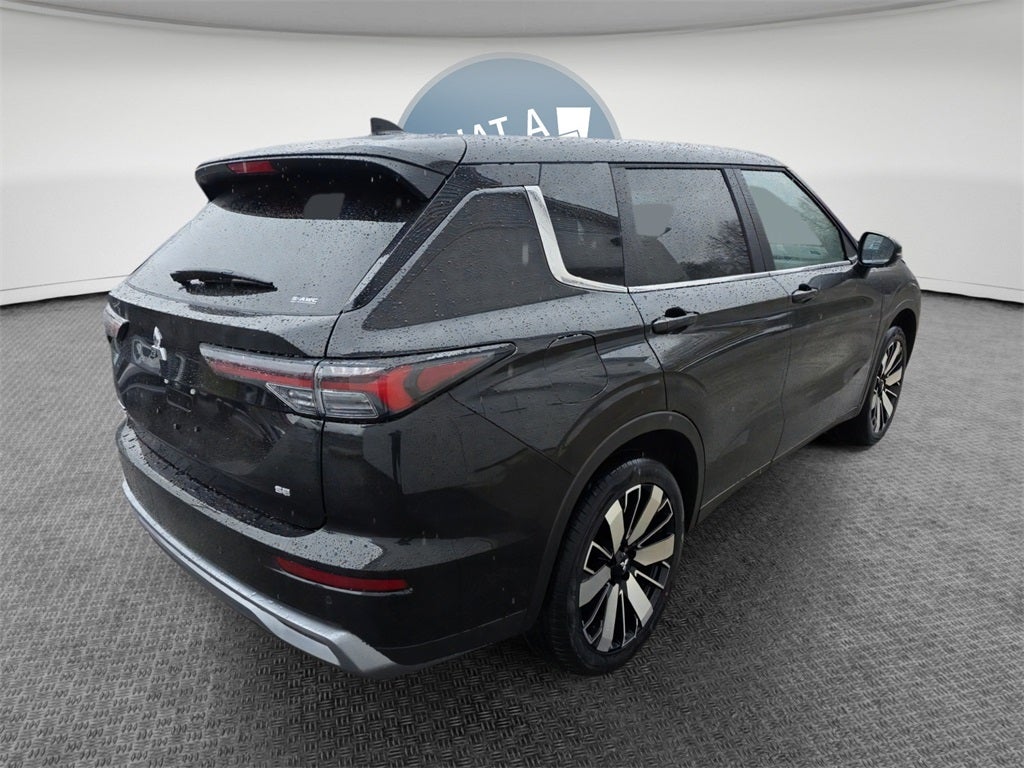 2025 Mitsubishi Outlander SE