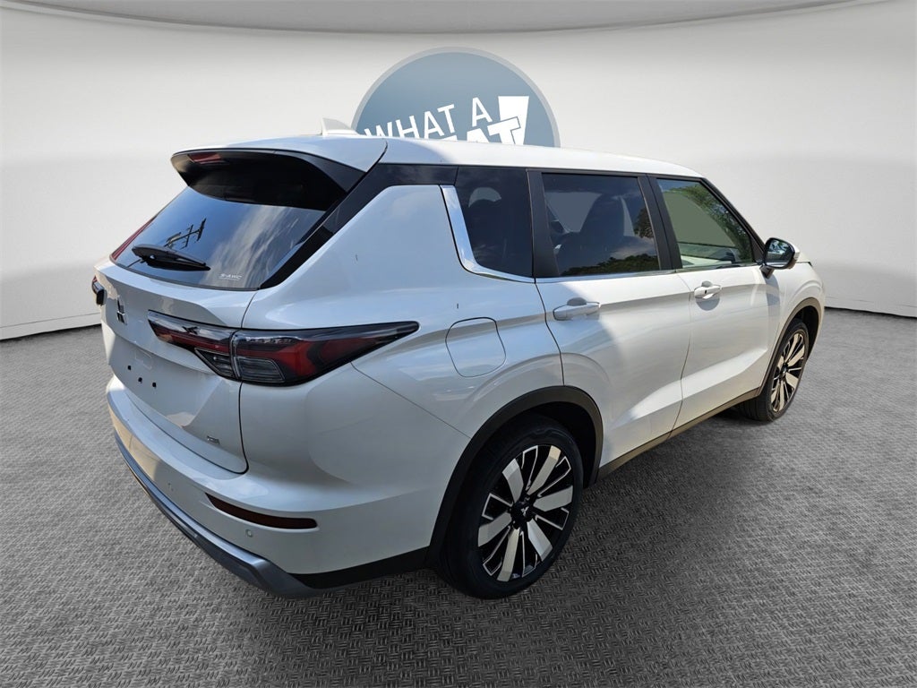 2025 Mitsubishi Outlander SE