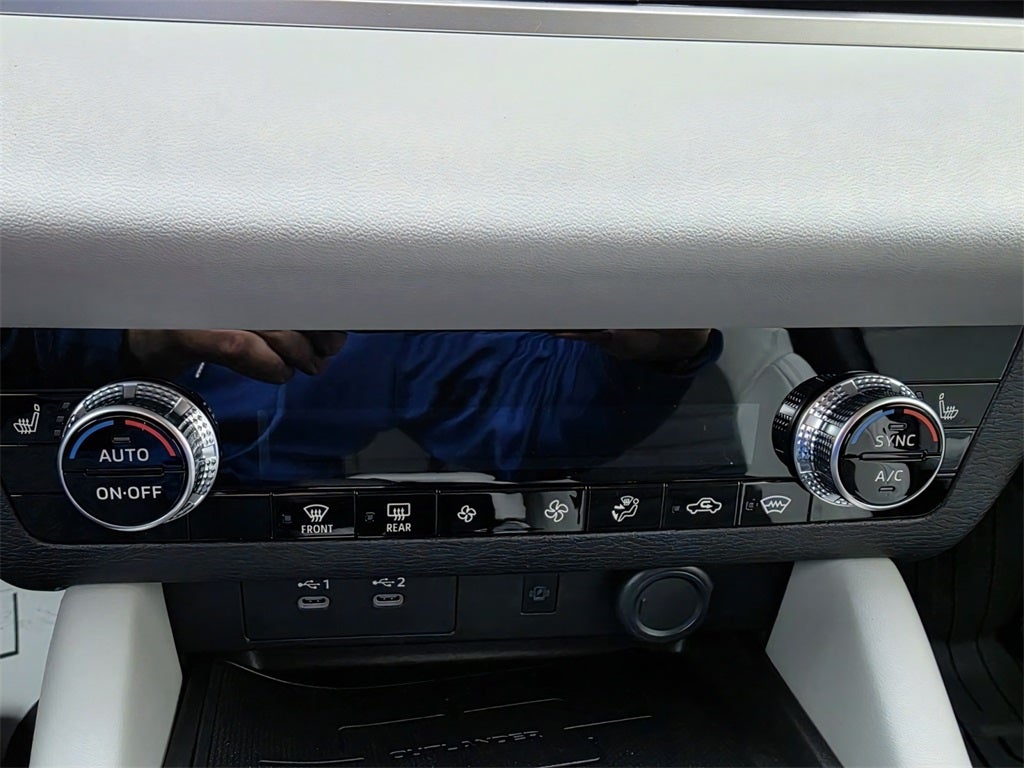 2025 Mitsubishi Outlander SE