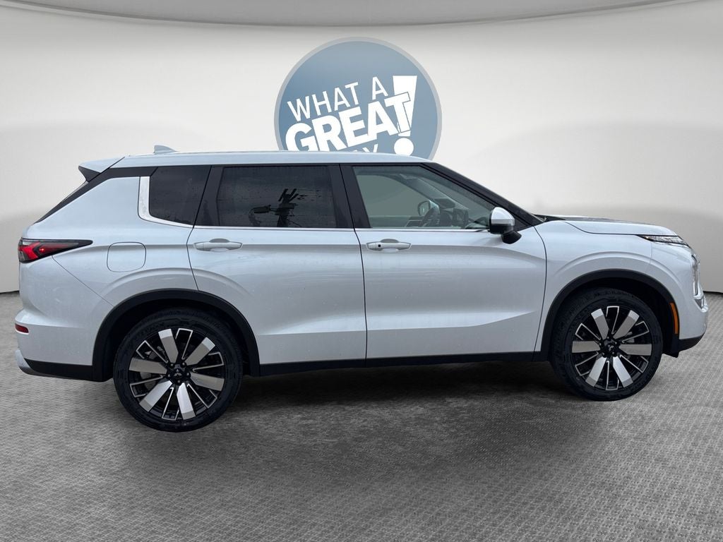 2025 Mitsubishi Outlander SE