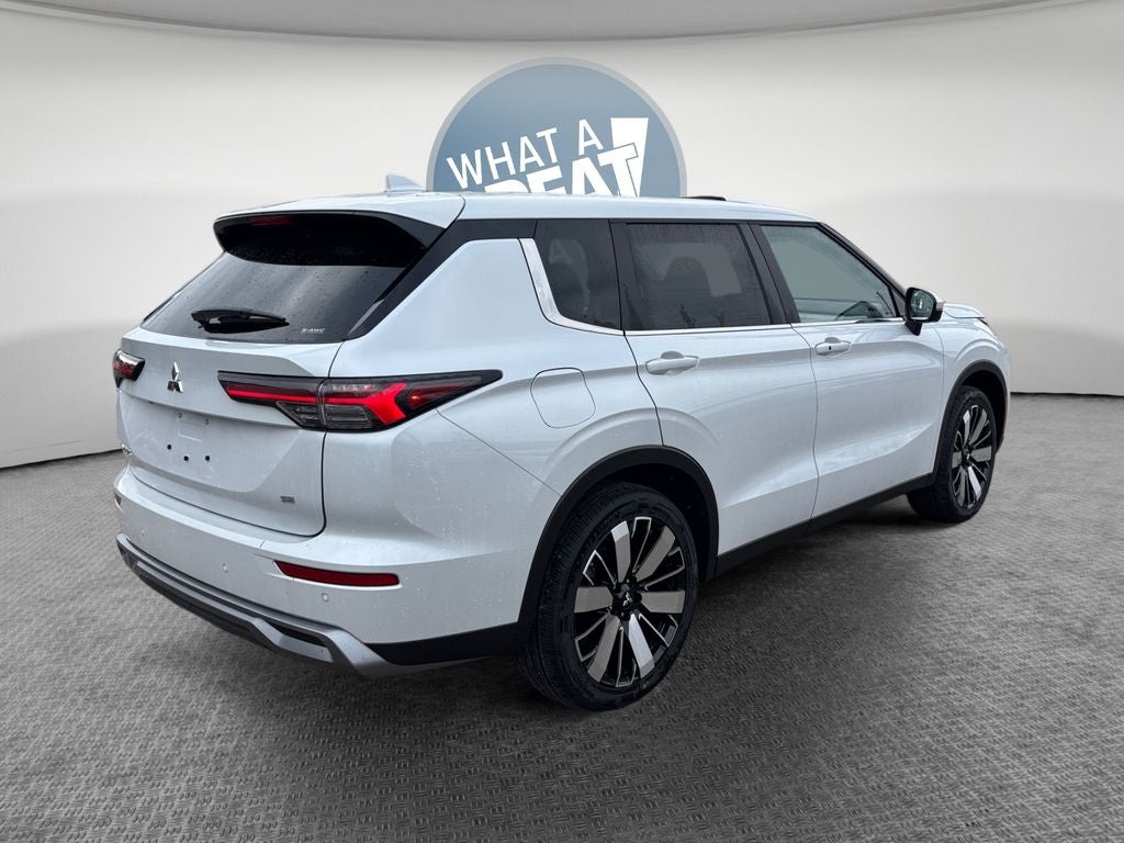 2025 Mitsubishi Outlander SE