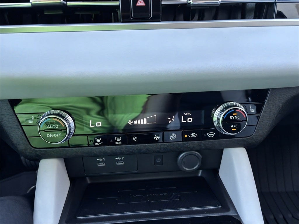 2025 Mitsubishi Outlander SE