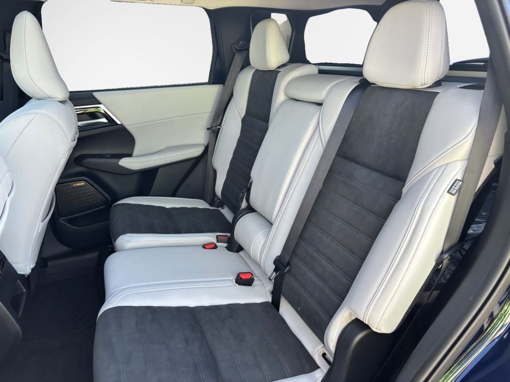 2025 Mitsubishi Outlander SE