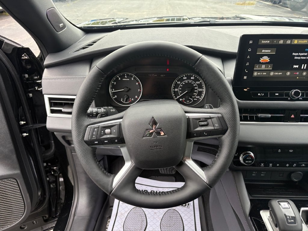 2026 Mitsubishi Outlander LE