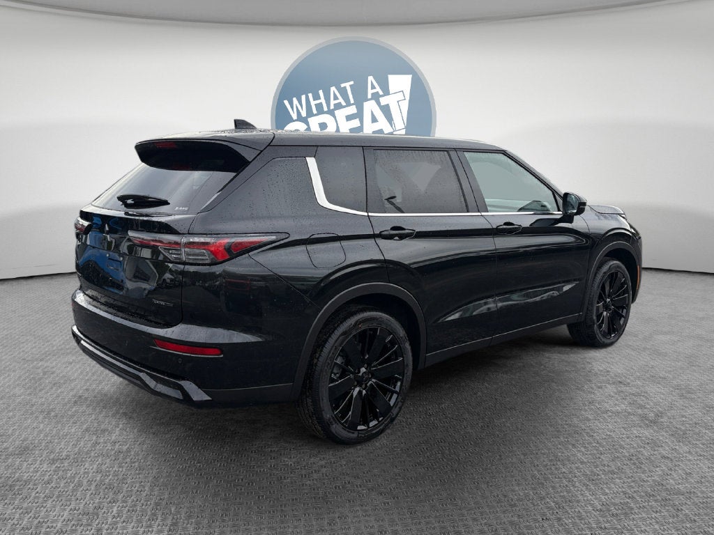 2026 Mitsubishi Outlander LE