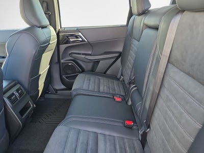 2026 Mitsubishi Outlander SE