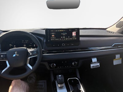 2026 Mitsubishi Outlander SE