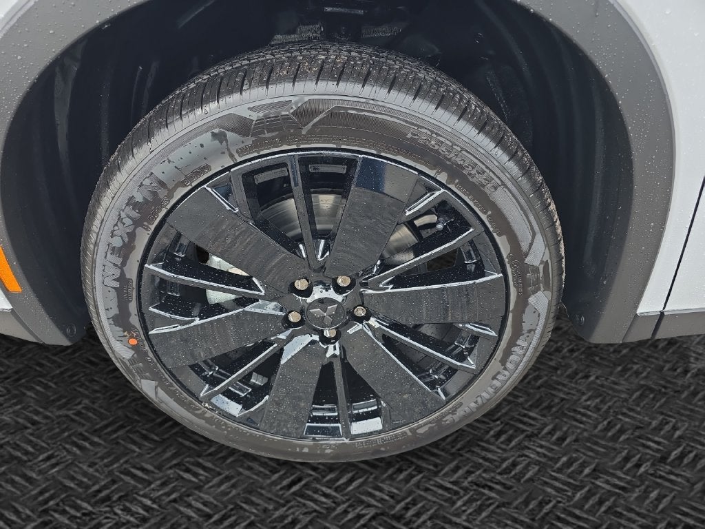 2026 Mitsubishi Outlander LE