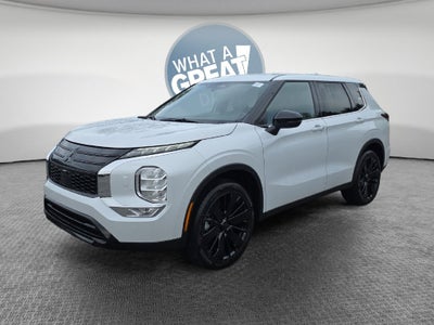 2026 Mitsubishi Outlander LE