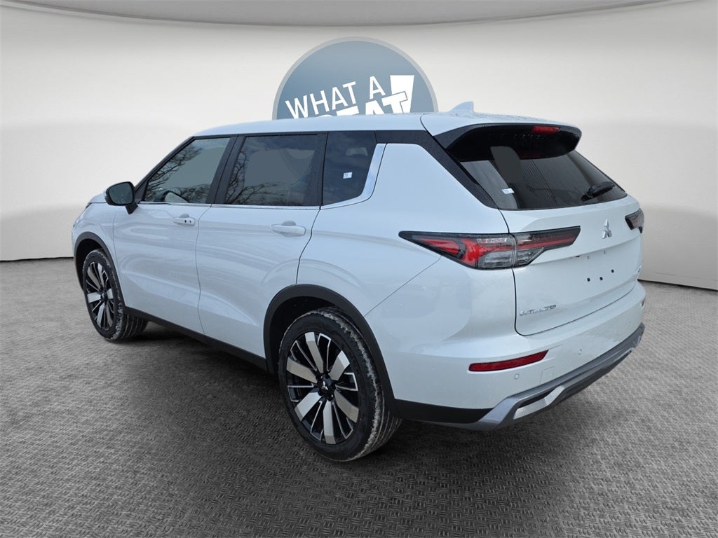 2026 Mitsubishi Outlander SE