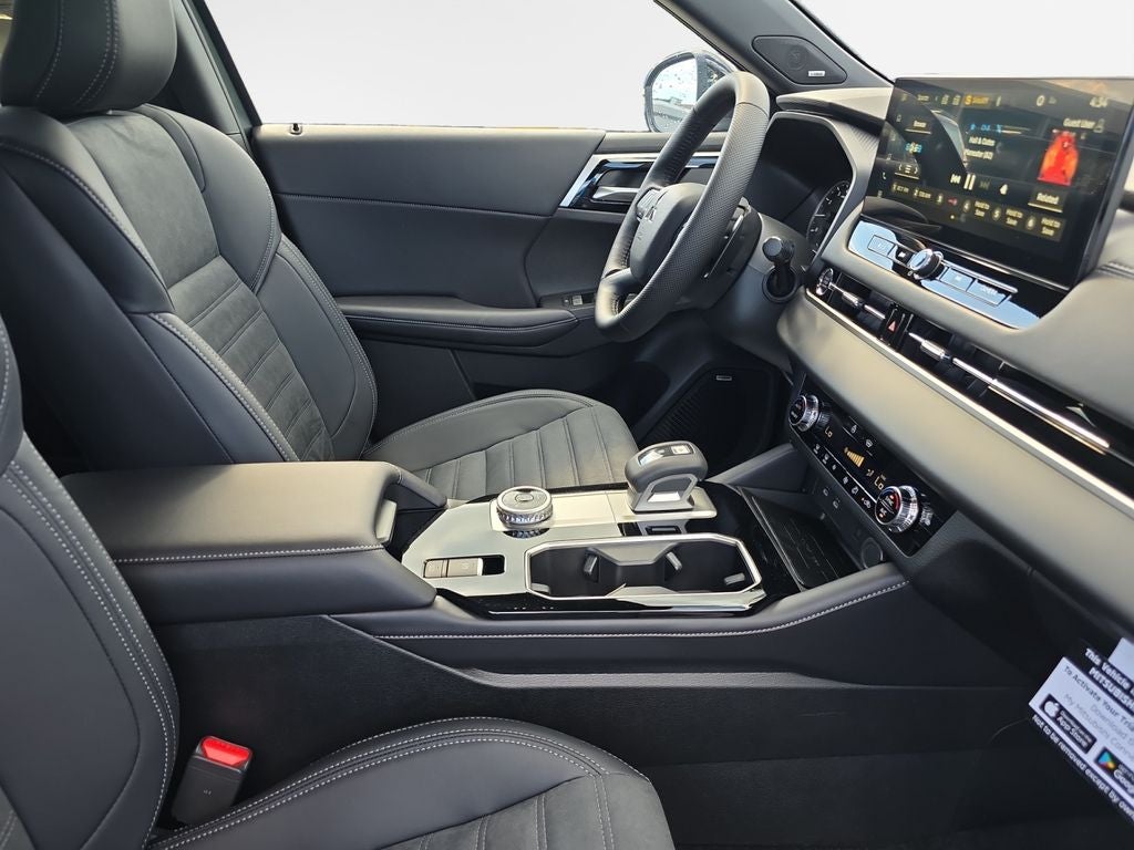 2026 Mitsubishi Outlander LE