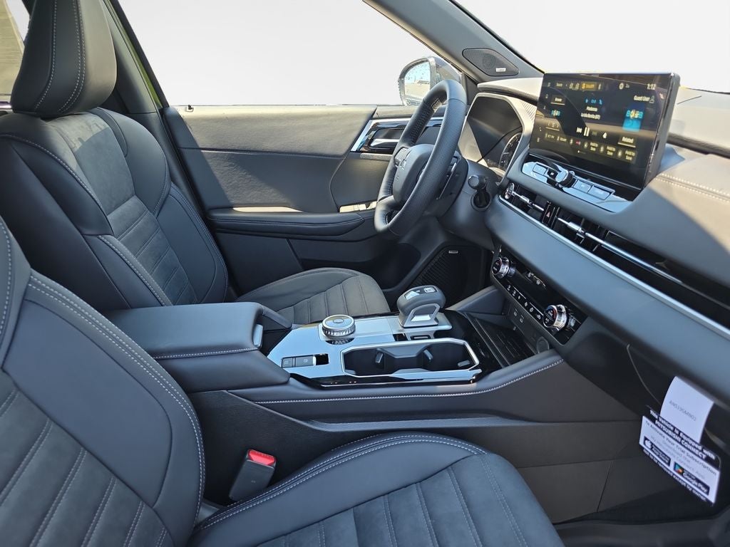 2026 Mitsubishi Outlander LE