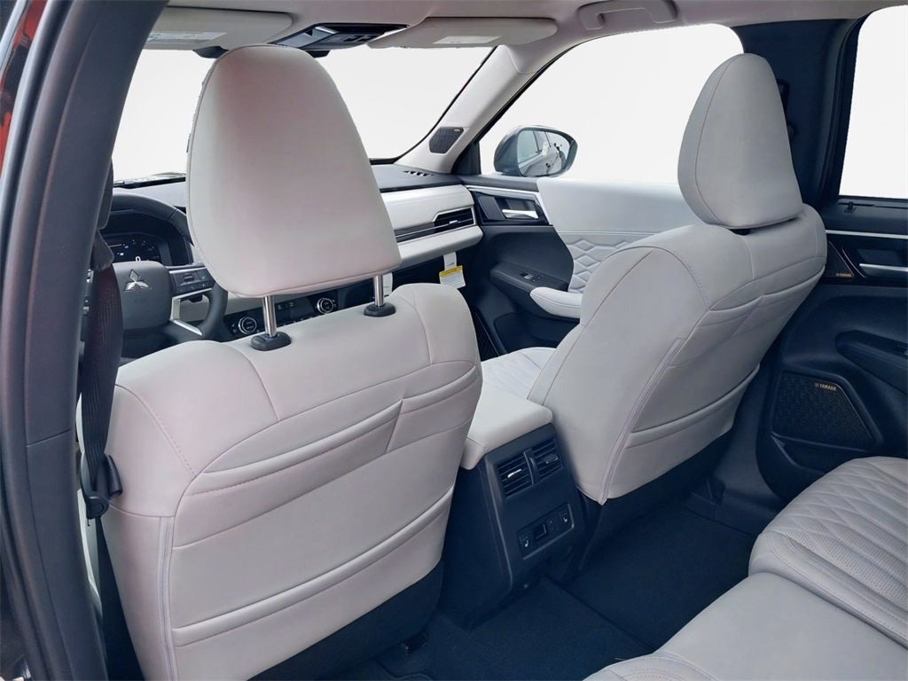 2025 Mitsubishi Outlander SEL Platinum Edition