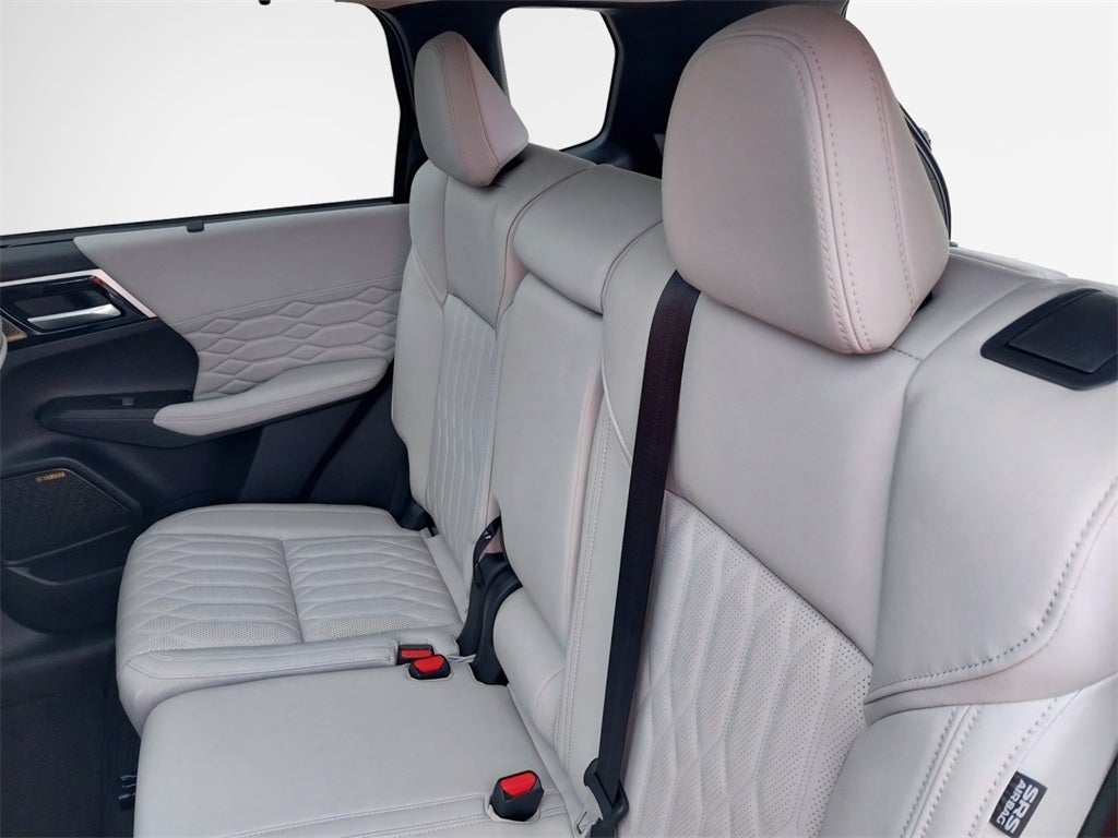 2025 Mitsubishi Outlander SEL Platinum Edition