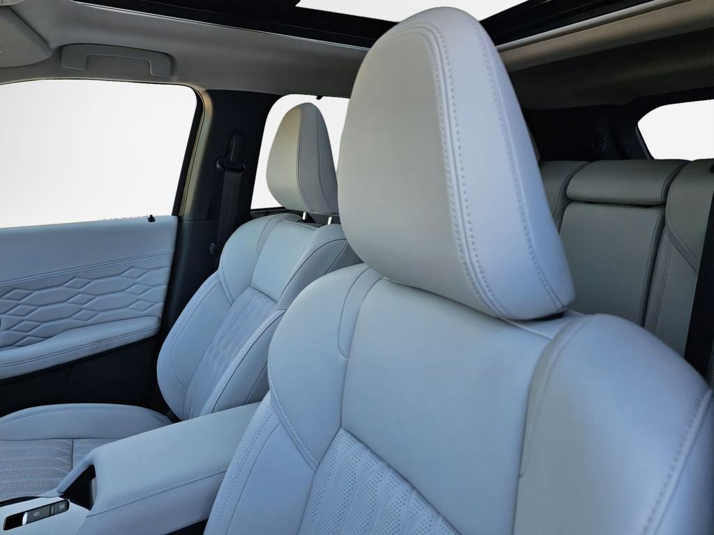 2025 Mitsubishi Outlander SEL Platinum Edition