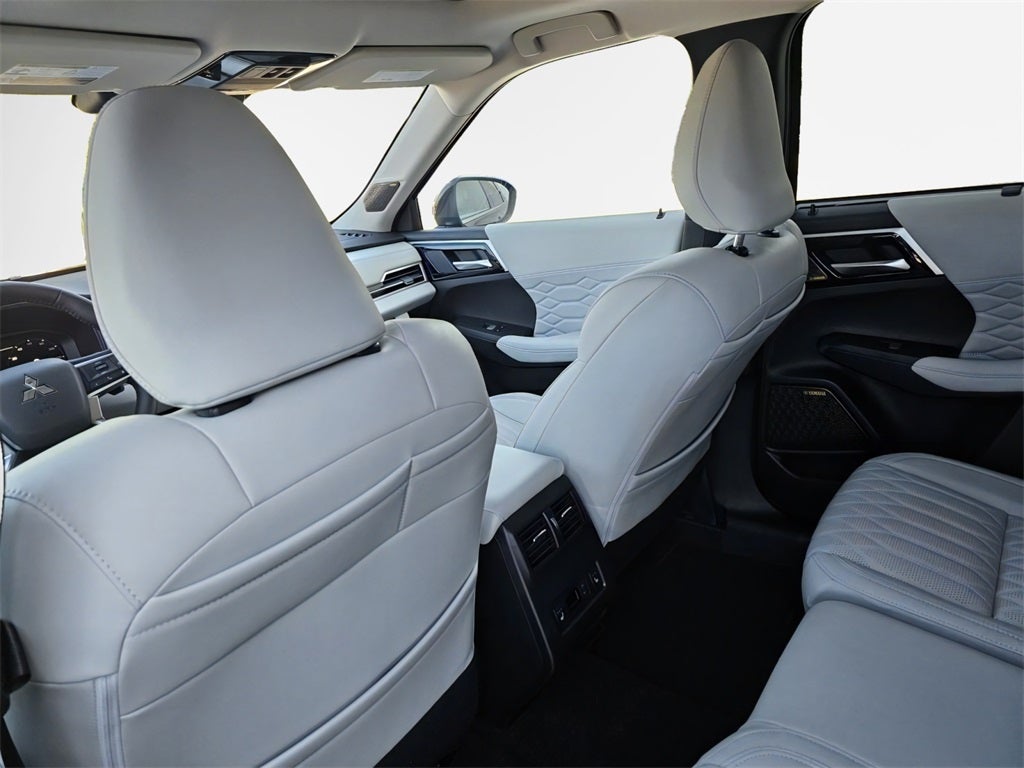 2025 Mitsubishi Outlander SEL Platinum Edition