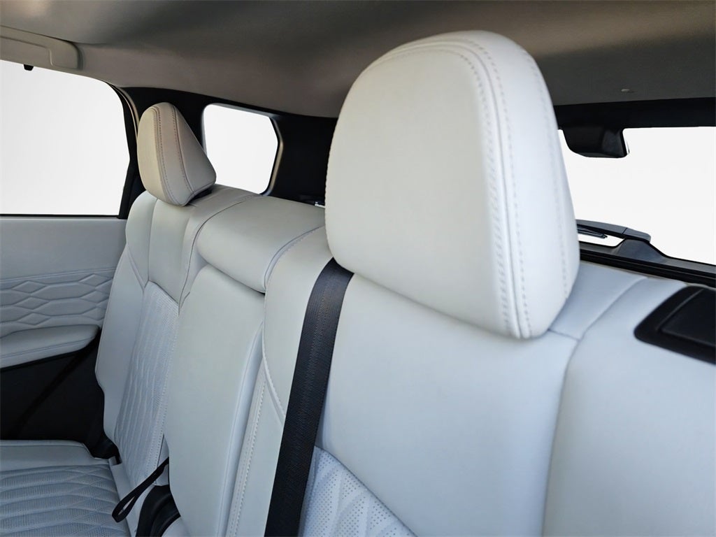 2025 Mitsubishi Outlander SEL Platinum Edition