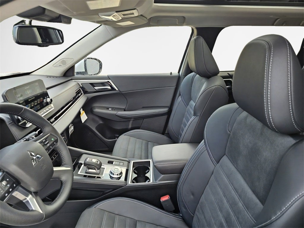 2025 Mitsubishi Outlander PHEV SE