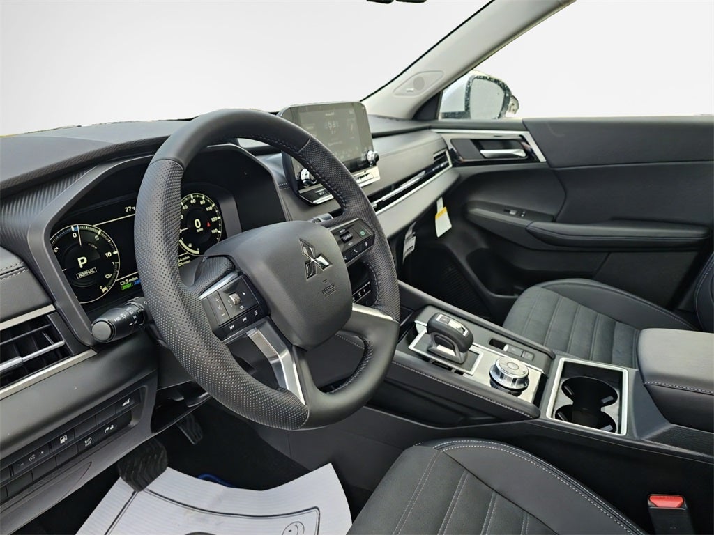 2025 Mitsubishi Outlander PHEV SE