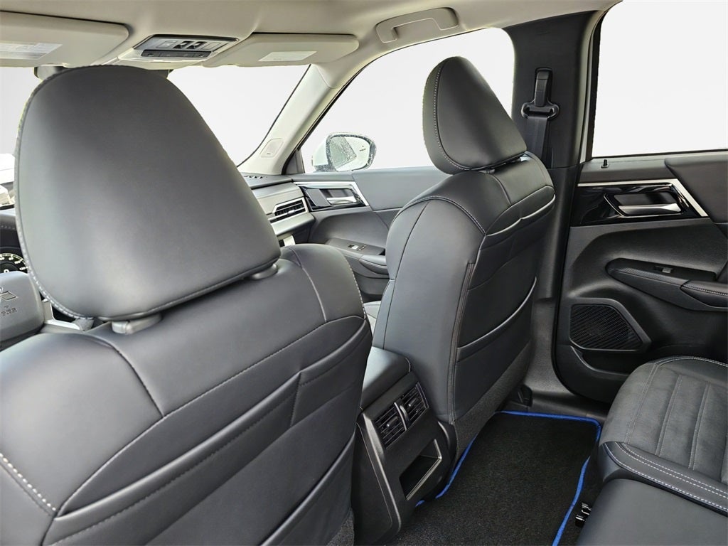 2025 Mitsubishi Outlander PHEV SE