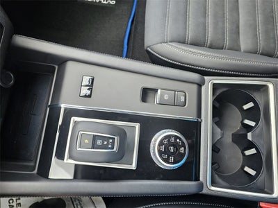 2025 Mitsubishi Outlander PHEV SE