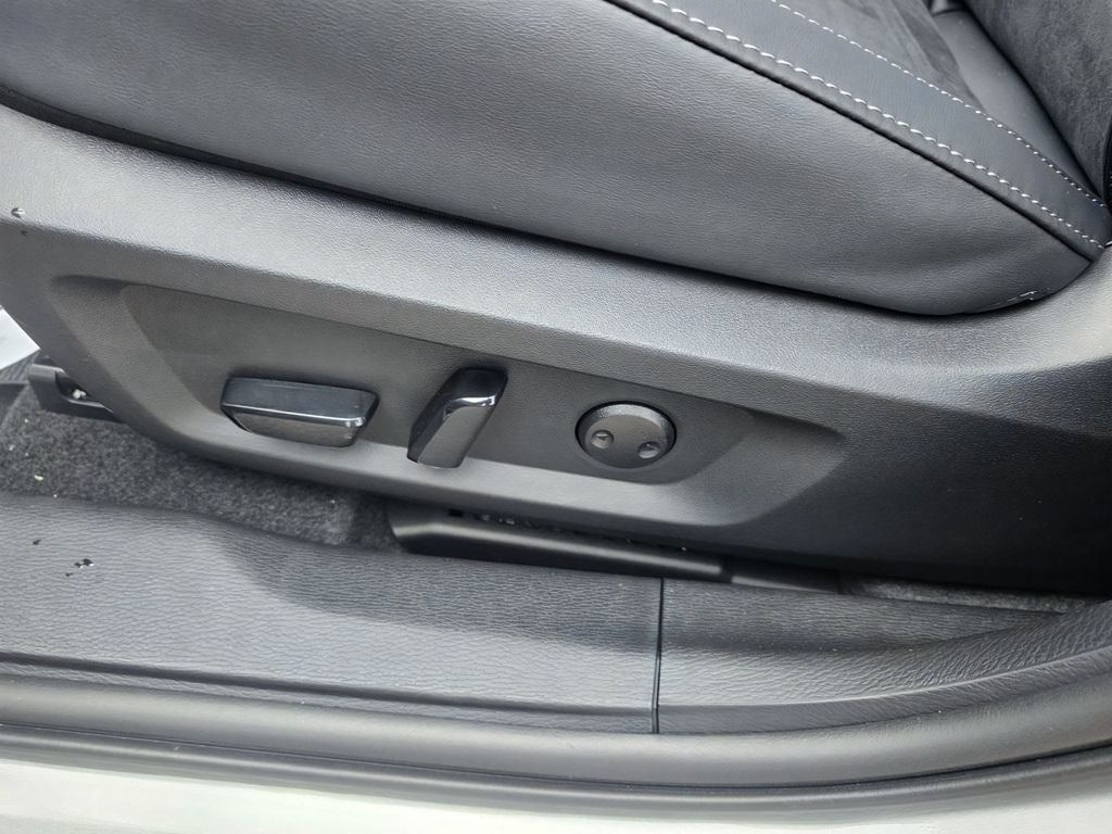 2025 Mitsubishi Outlander PHEV SE