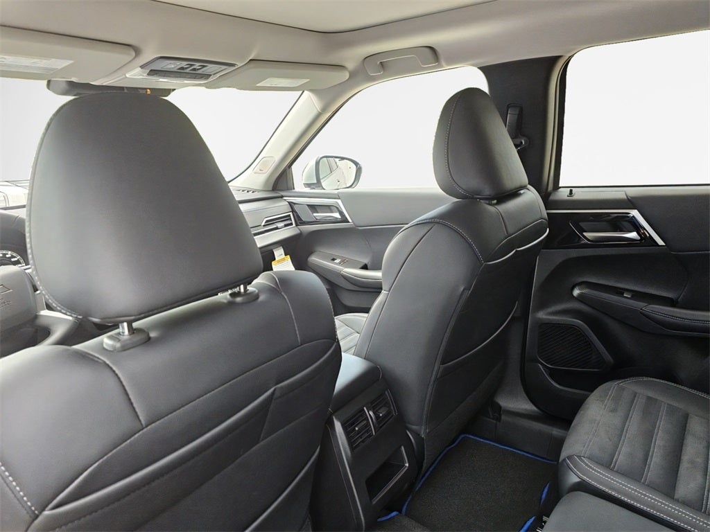 2025 Mitsubishi Outlander PHEV SE