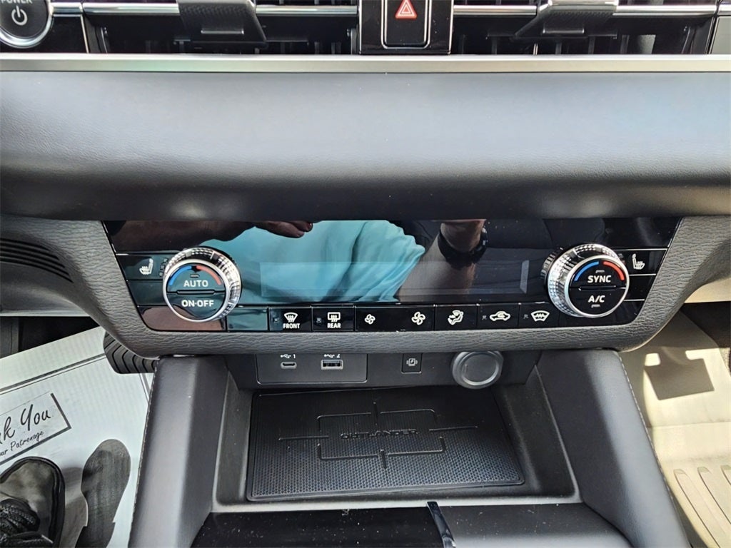 2025 Mitsubishi Outlander PHEV SE