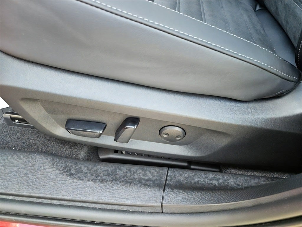 2025 Mitsubishi Outlander PHEV SE