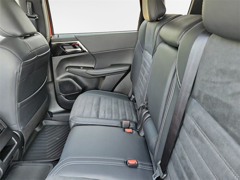 2025 Mitsubishi Outlander PHEV SE