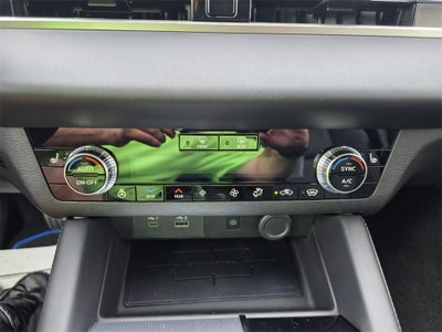 2025 Mitsubishi Outlander PHEV SEL