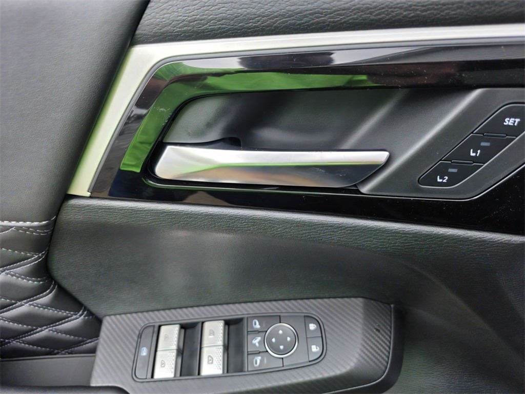 2025 Mitsubishi Outlander PHEV SEL