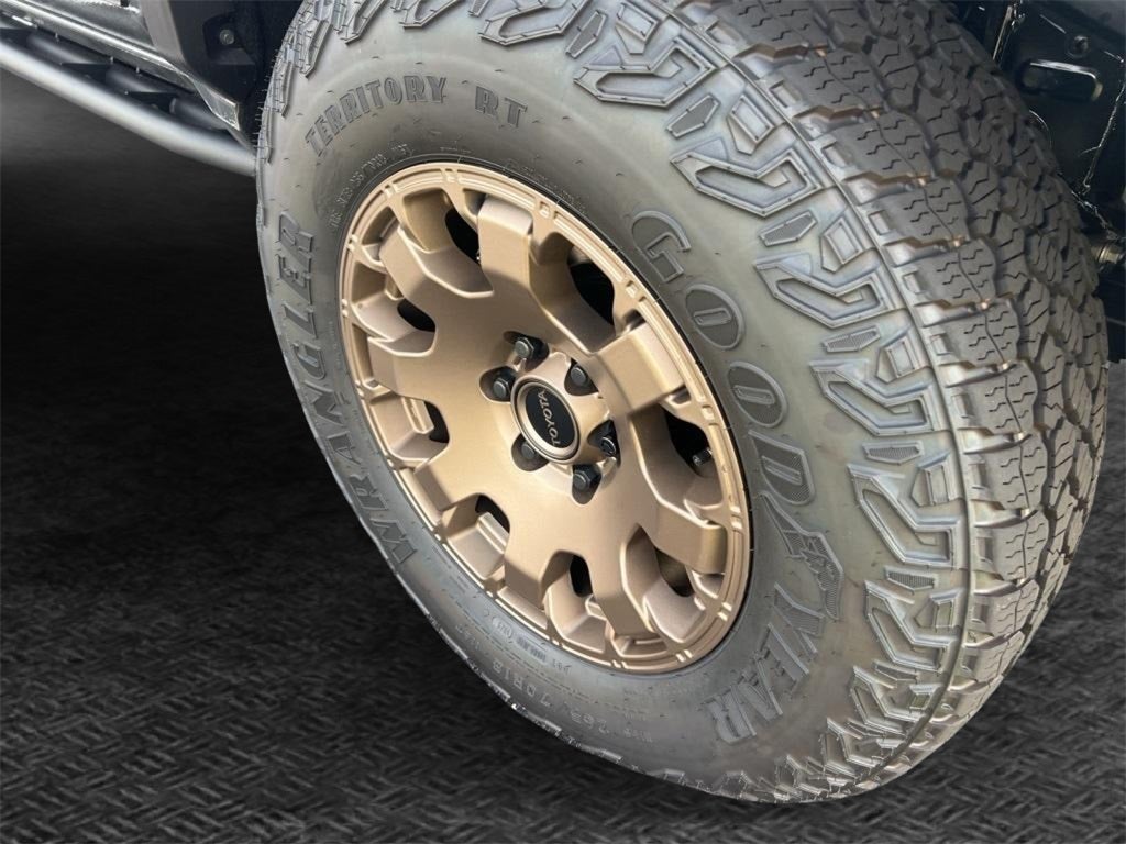 2025 Toyota Tacoma i-FORCE MAX Tacoma Trailhunter