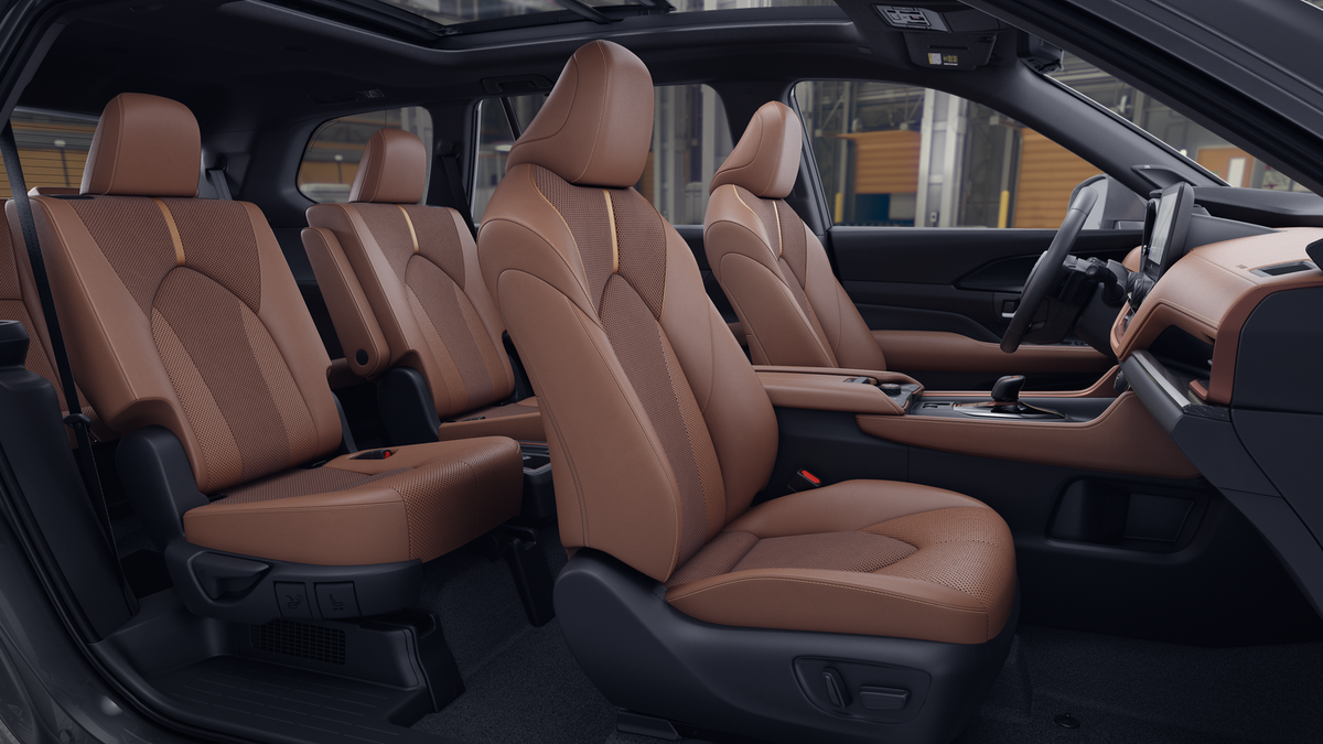 2026 Toyota Grand Highlander Hybrid MAX Platinum