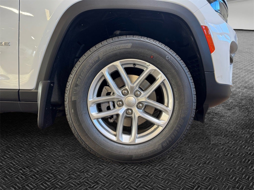 2025 Jeep Grand Cherokee Base