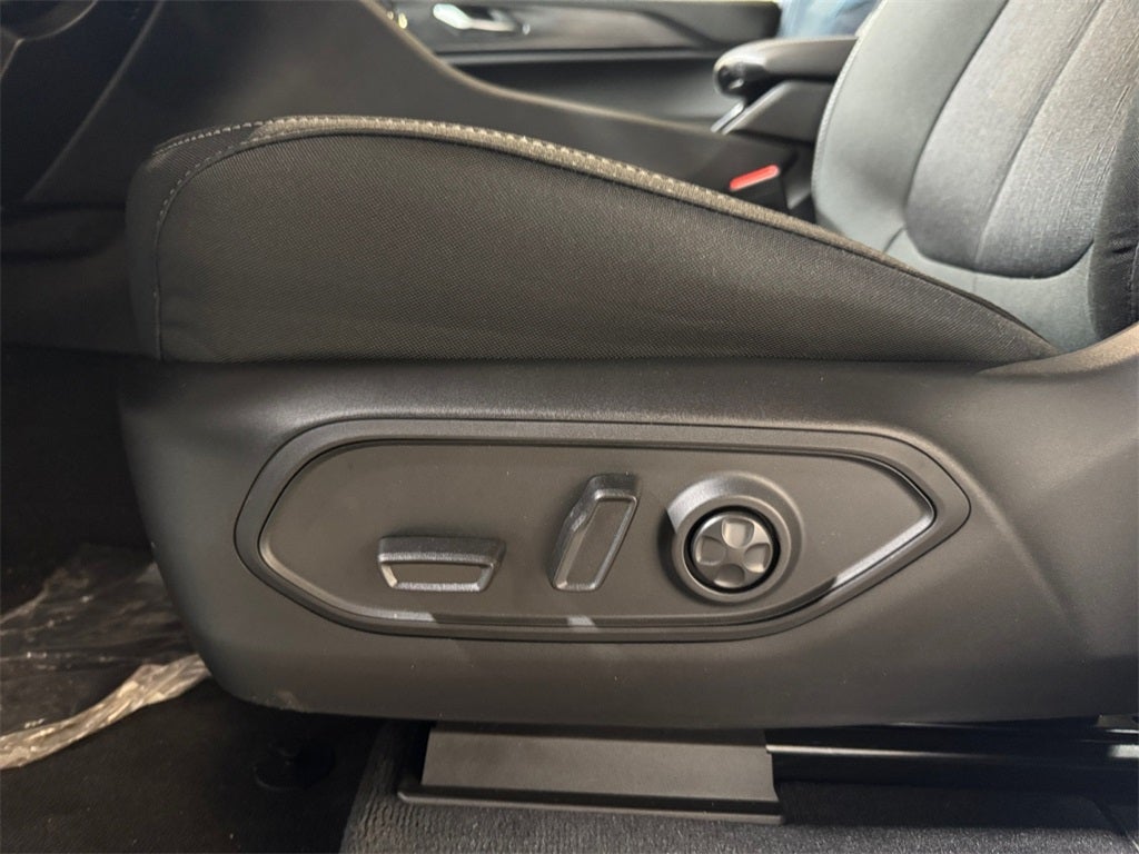 2025 Jeep Grand Cherokee Base