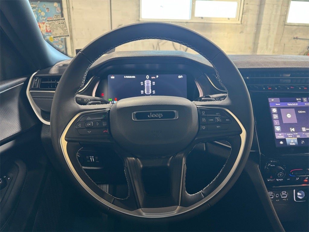 2025 Jeep Grand Cherokee Base