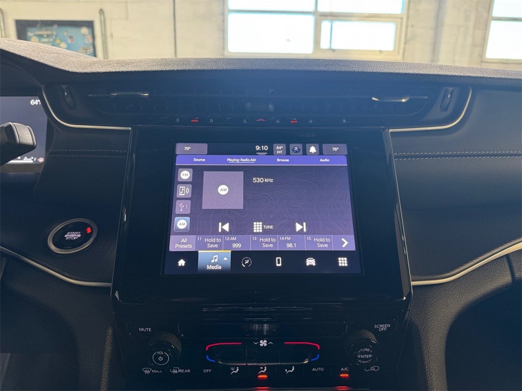 2025 Jeep Grand Cherokee Base