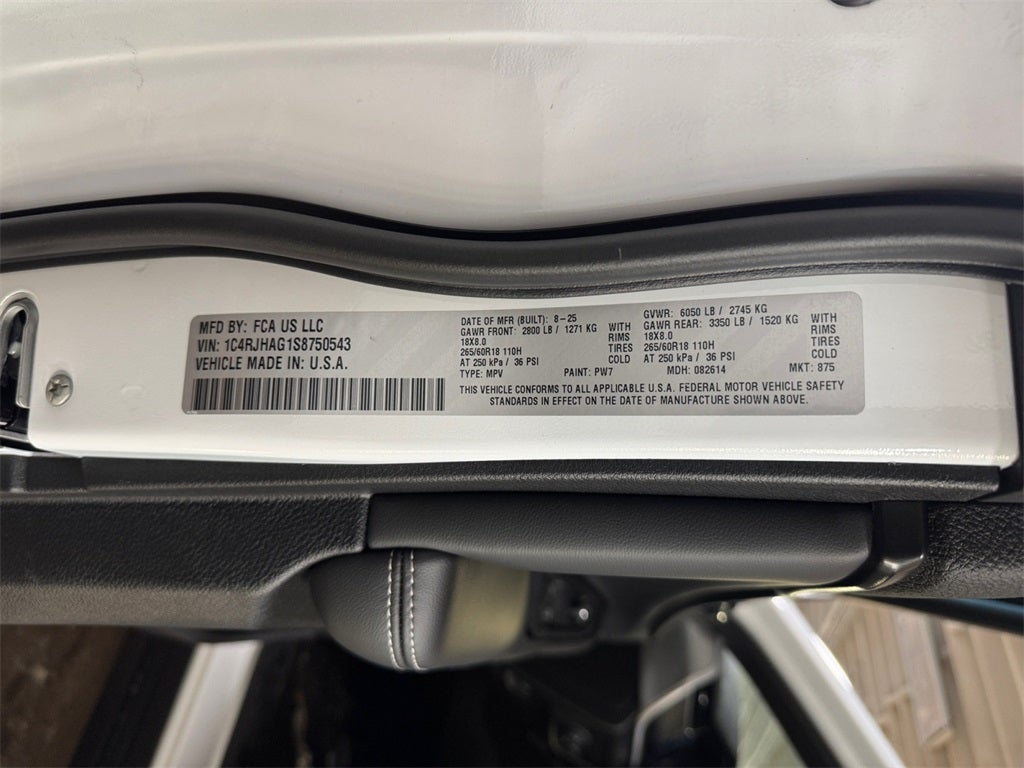 2025 Jeep Grand Cherokee Base