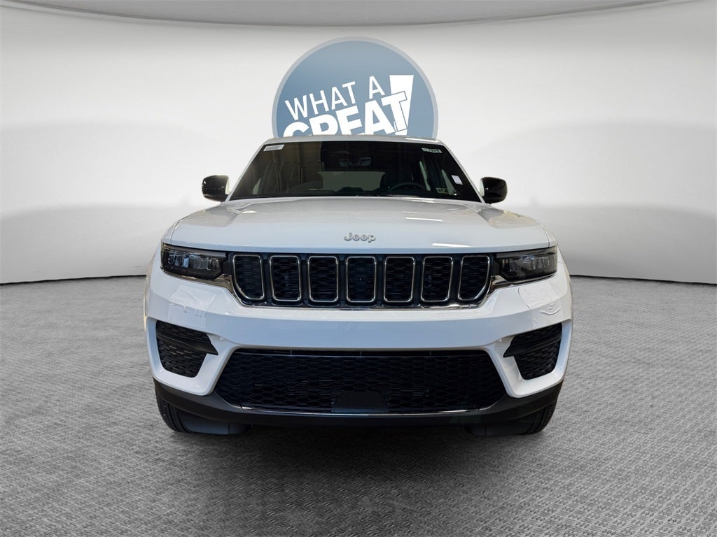 2025 Jeep Grand Cherokee Base