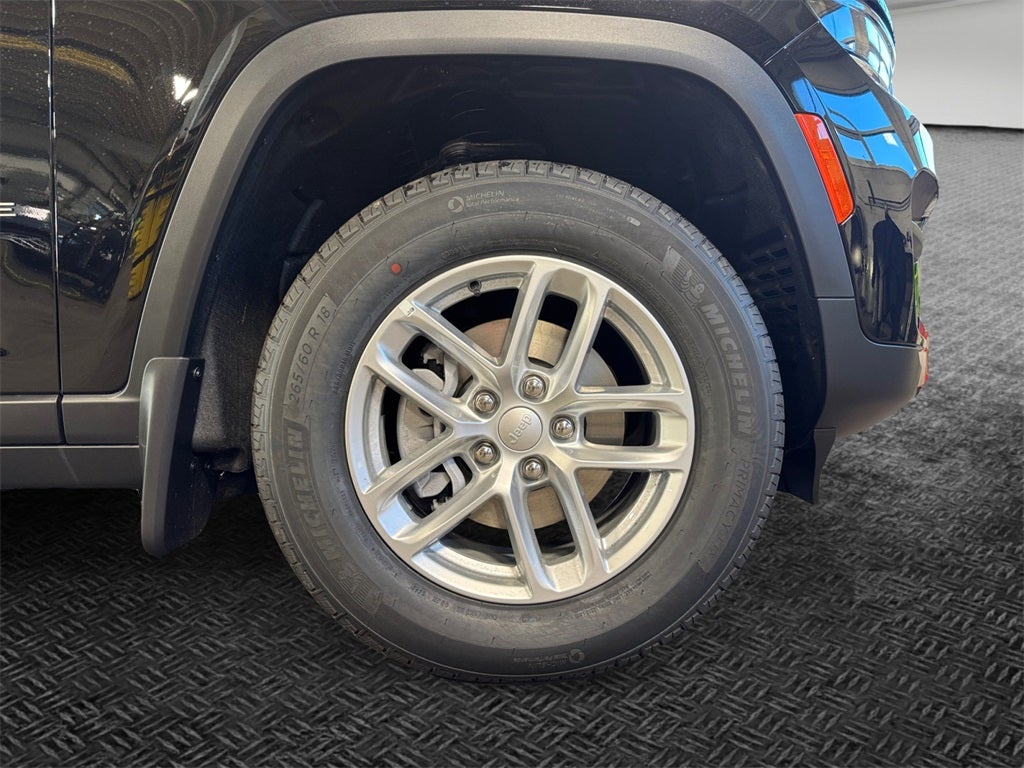 2025 Jeep Grand Cherokee Base