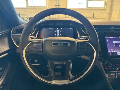 2025 Jeep Grand Cherokee Base