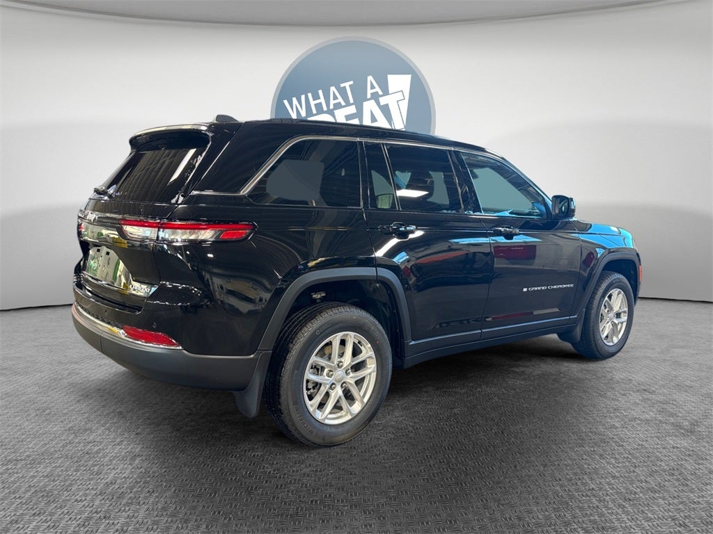 2025 Jeep Grand Cherokee Base