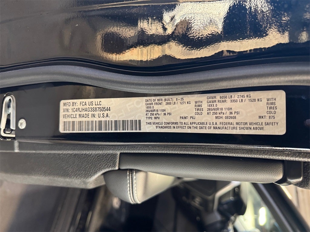 2025 Jeep Grand Cherokee Base