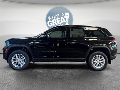 2025 Jeep Grand Cherokee Base