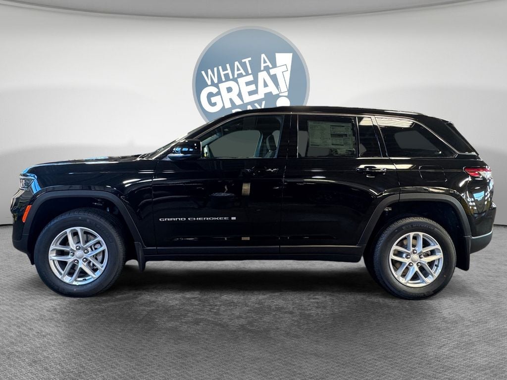 2025 Jeep Grand Cherokee Base