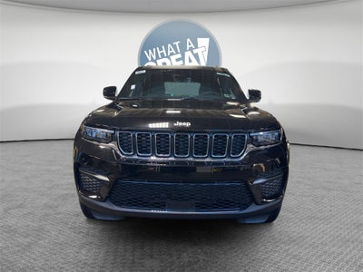 2025 Jeep Grand Cherokee Base